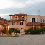 Maria's Filoxenia Aparthotel