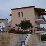 Maria's Filoxenia Aparthotel 4*