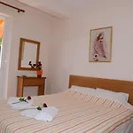 Maria's Filoxenia Aparthotel 4*