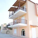 Maria's Filoxenia Aparthotel 4*