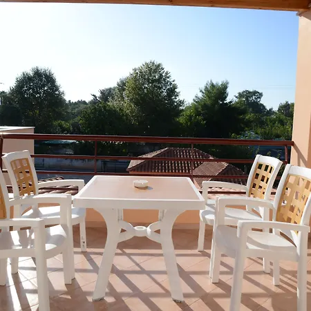 Maria's Filoxenia Aparthotel 4*