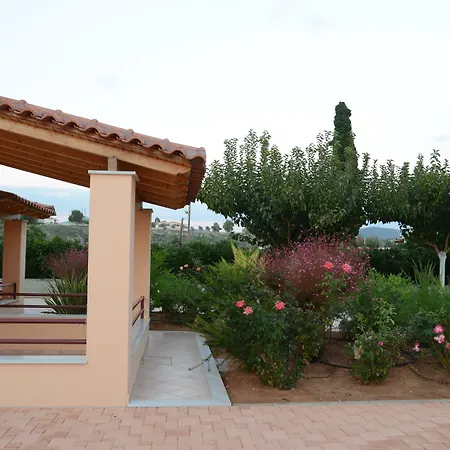 Maria's Filoxenia Aparthotel 4*