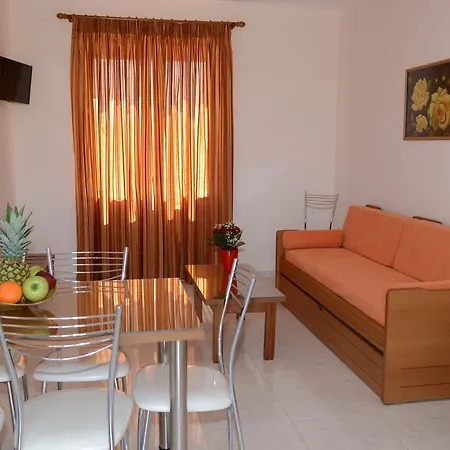 Aparthotel Maria's Filoxenia 3*