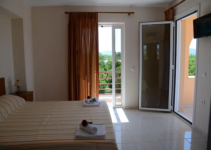 Апарт-отель Maria's Filoxenia 4*