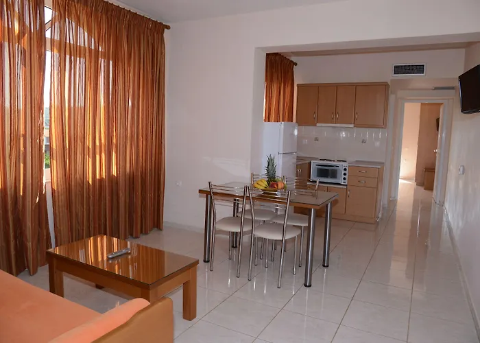 Maria's Filoxenia Апарт-отель Дрепанон